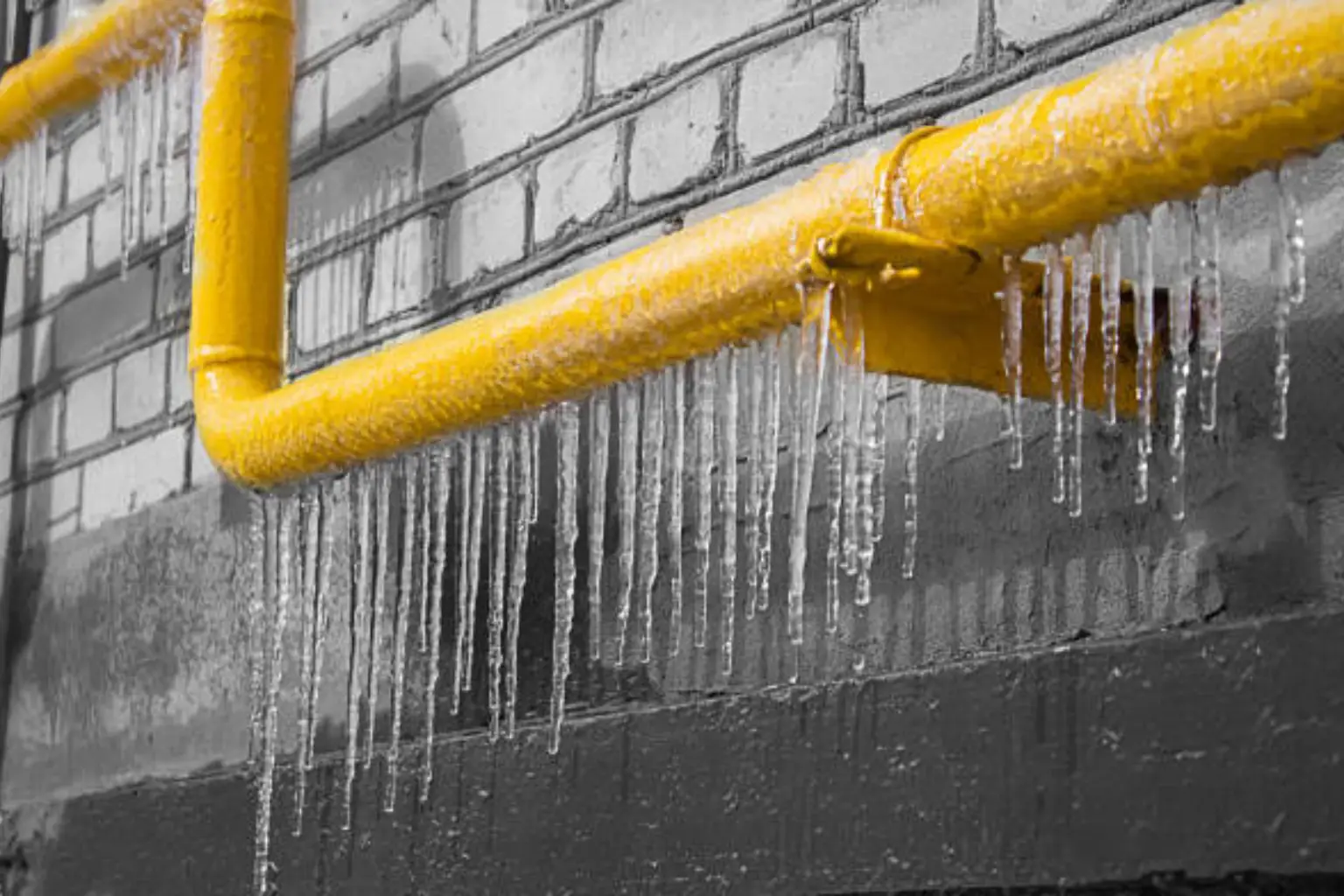 Can Frozen Pipes Thaw on Their Own?