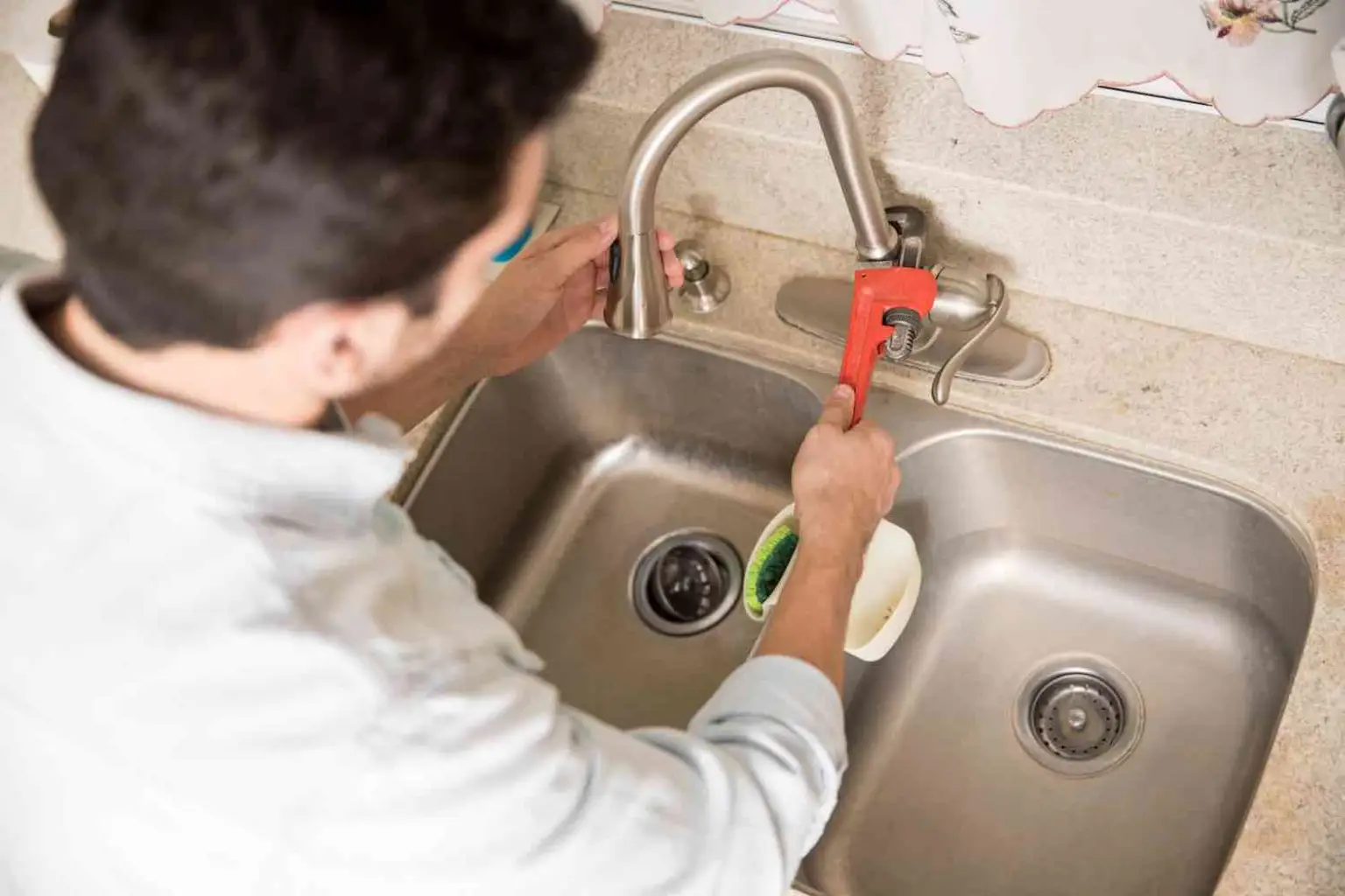 Looking to Get Your Leaky Kitchen Faucet Fixed? How to Avoid Getting Scammed
